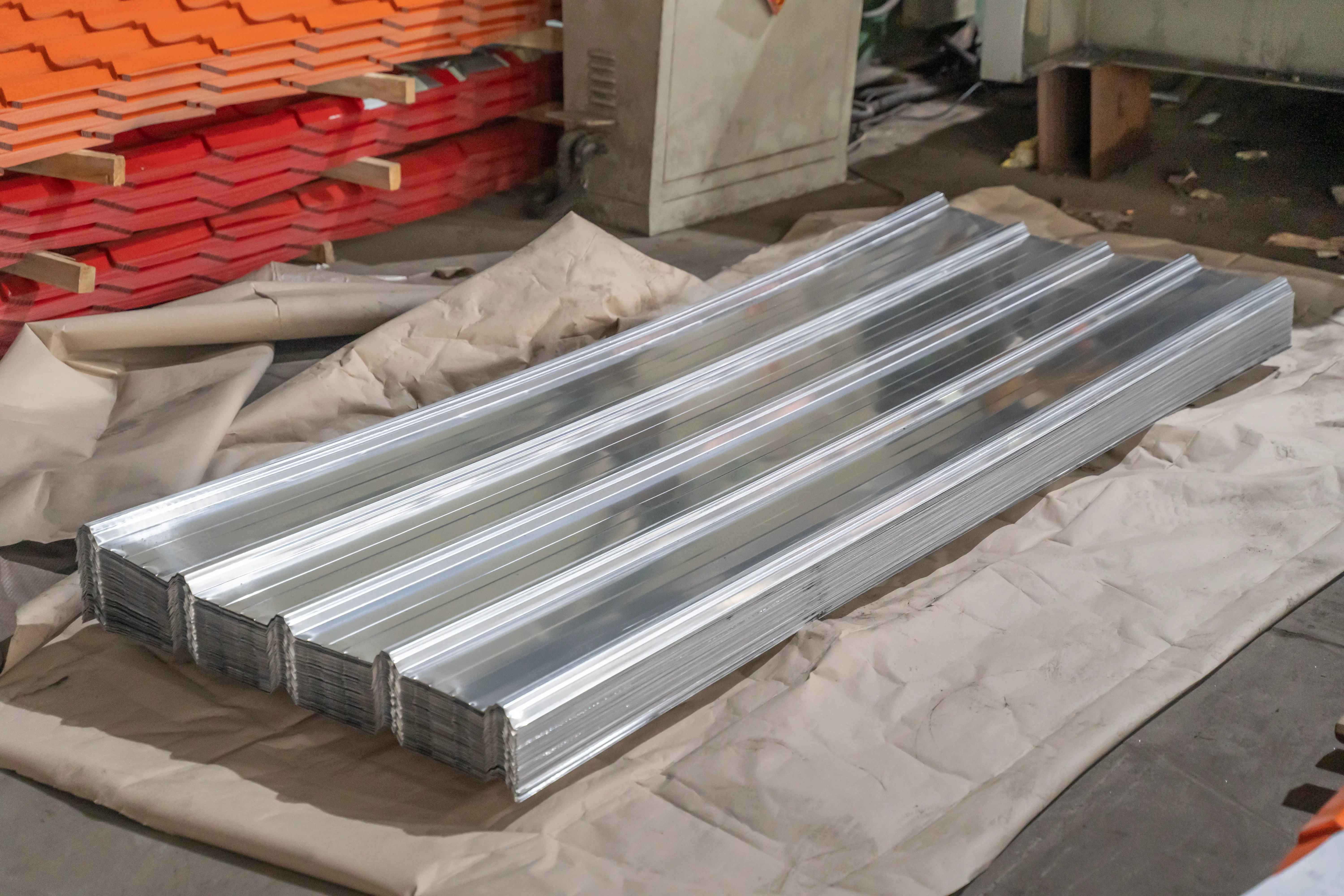 Semi-Circuler Corrugated GI, Aluzinc and Pre-Painted GI Steel Sheets